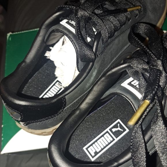 Cali Nubuck Womens Black Pumas with Gum sole - Picture 6 of 10